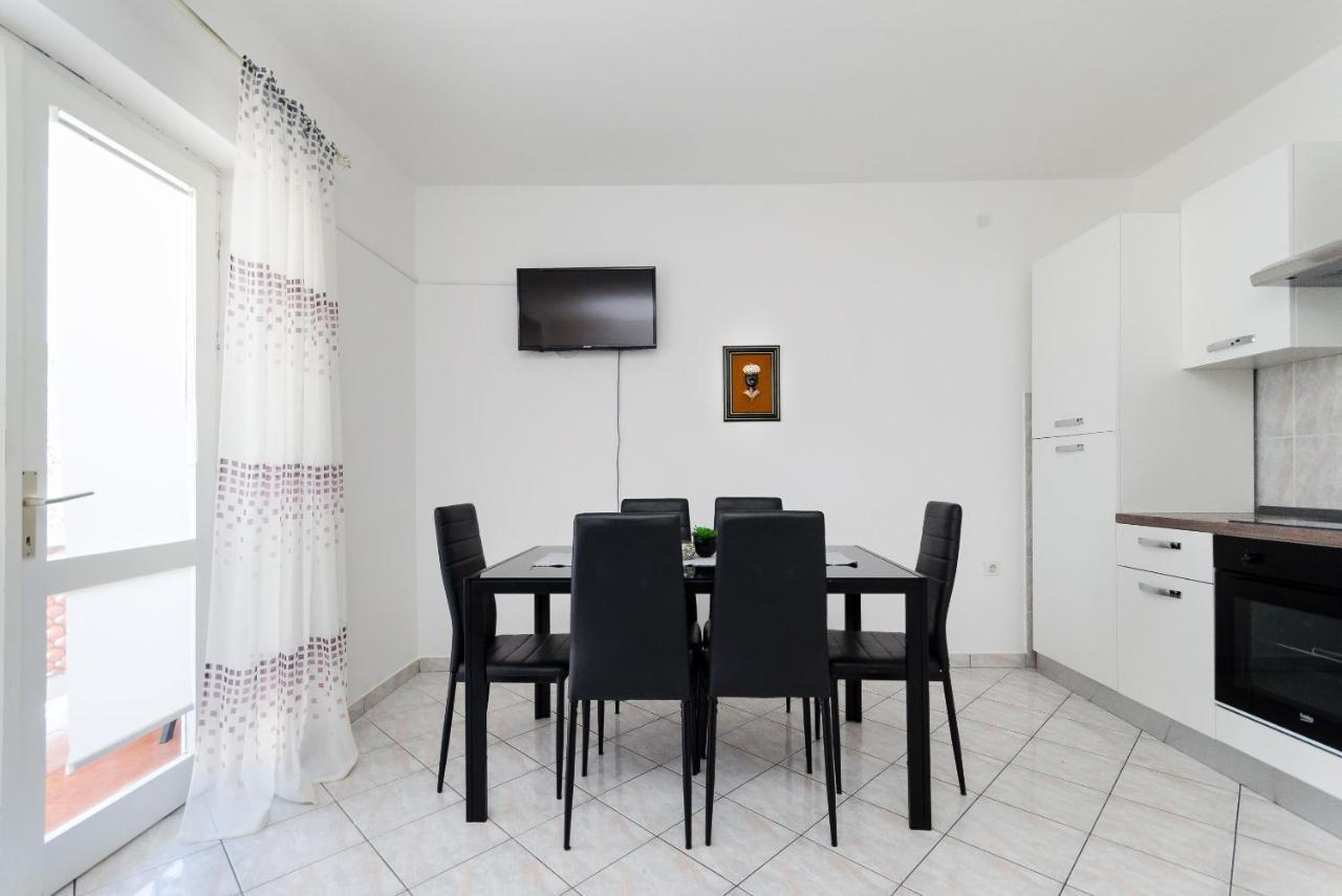Apartments Luka Supetarska Draga Exterior photo