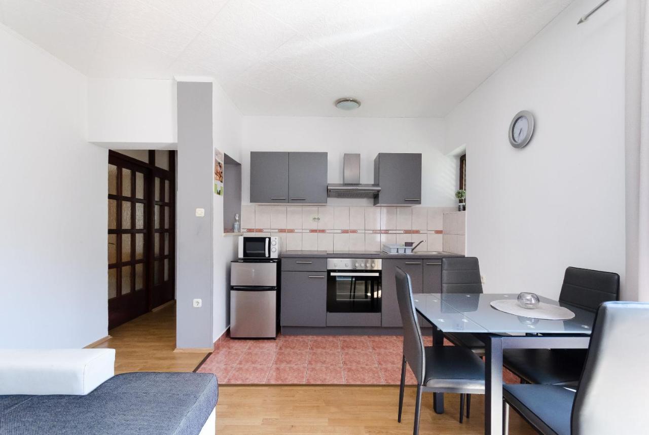 Apartments Luka Supetarska Draga Exterior photo